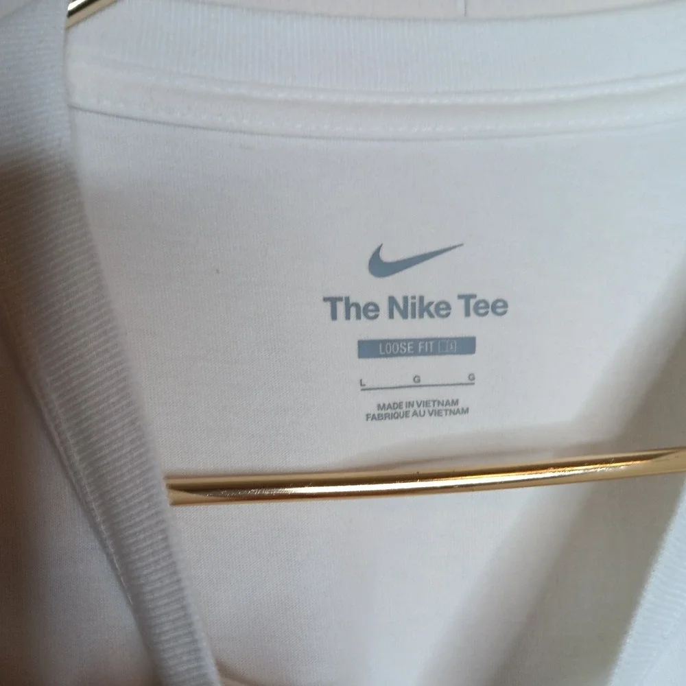 Nike Tee Shirt Mens Size L White Basketball 90s Retro Embroidered Logo Loose Fit